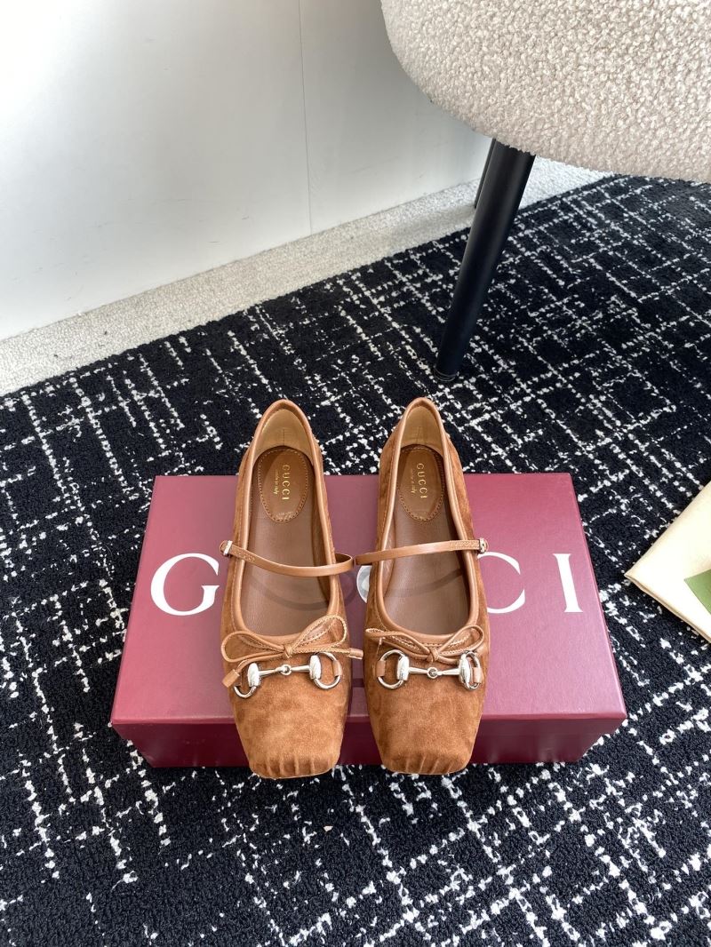 Gucci Flat Shoes